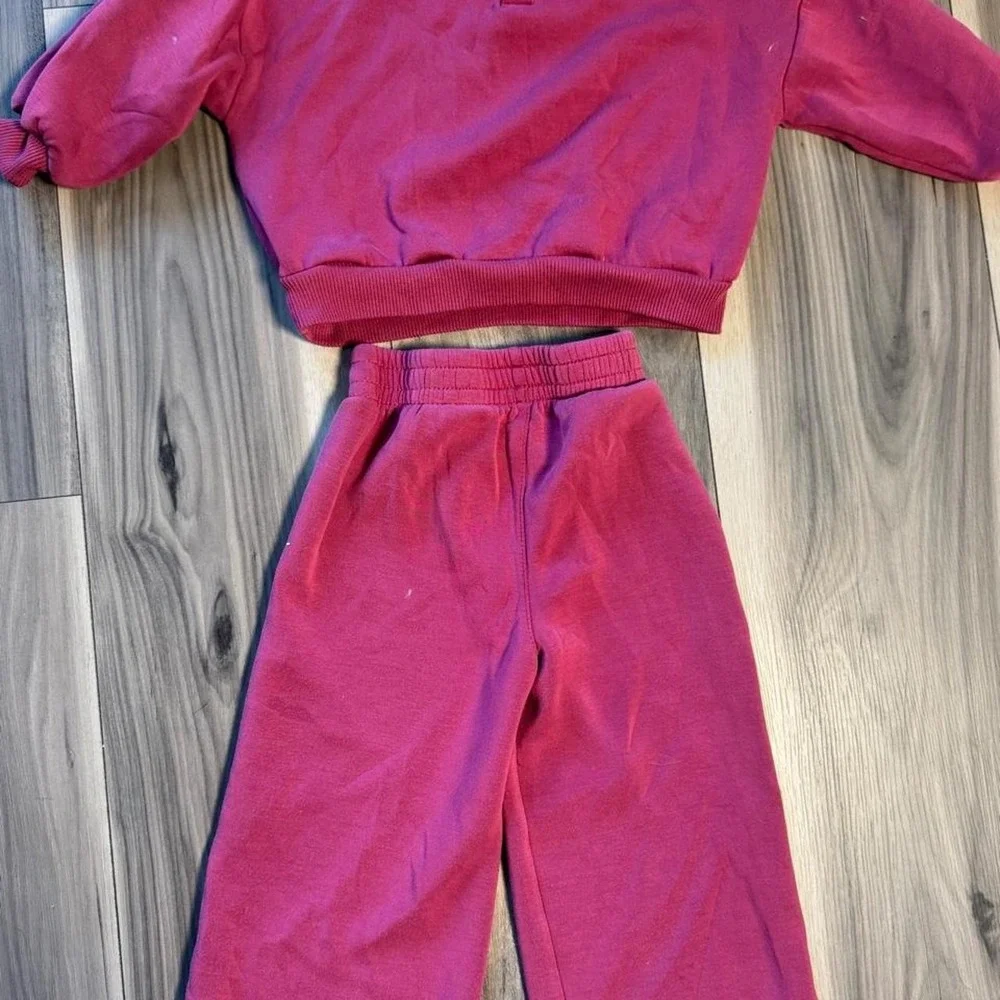 Nike baby jogging suit set, top and matching bottoms, size 8M